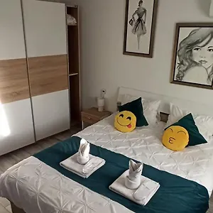 Comfortable Square Apartamento