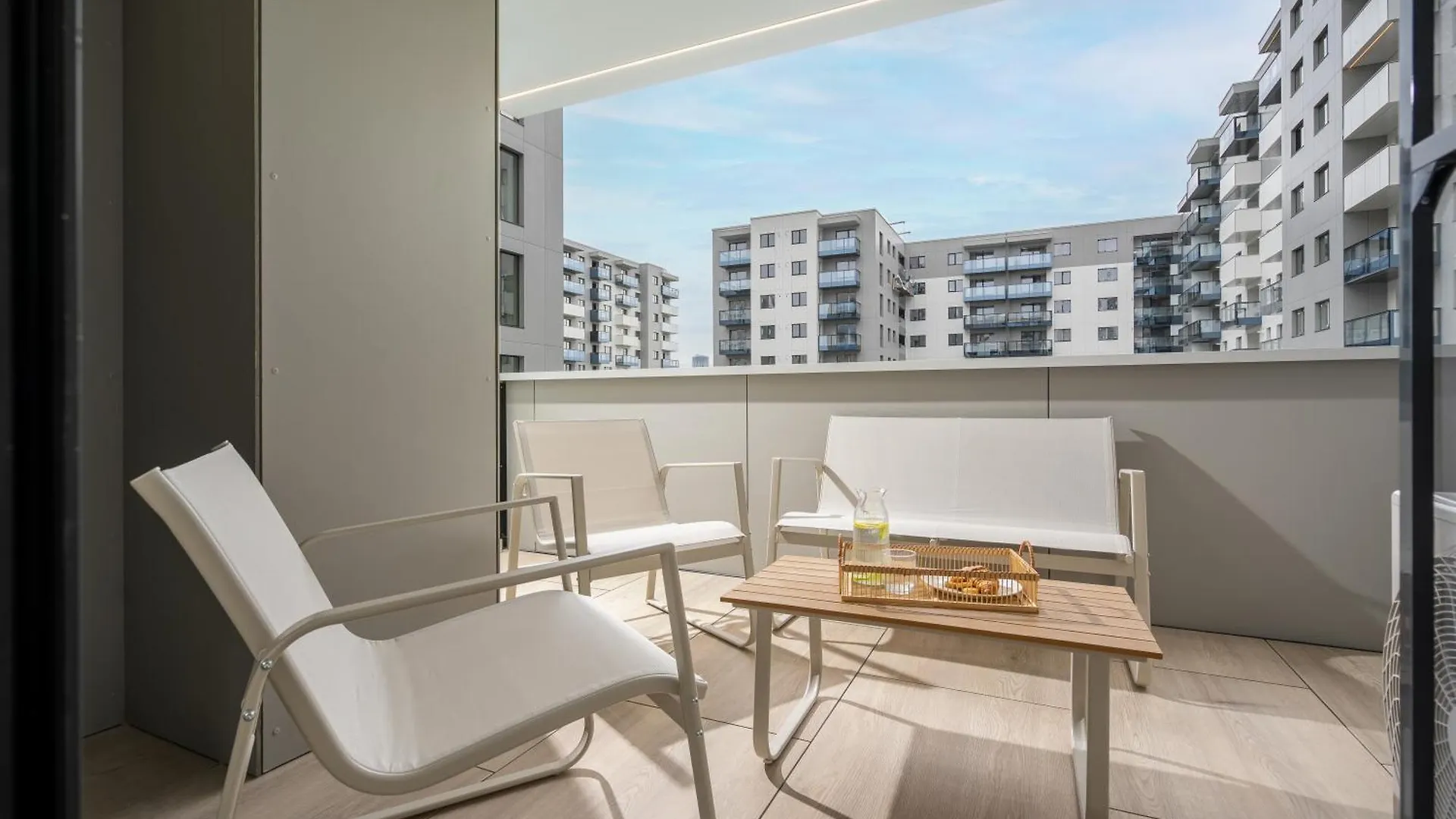 North By Urbanesq Cortina O Apartman Bukarest 0*,